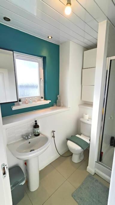 La Casita, Your Home Away From Home - Free Parking Glasgow Eksteriør billede